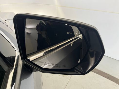 Used 2021 GMC Yukon Denali w/ Denali Premium Package image 82