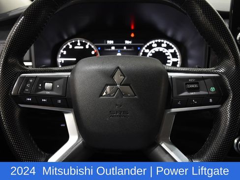 Used 2024 Mitsubishi Outlander SE AWD/4WD image 11