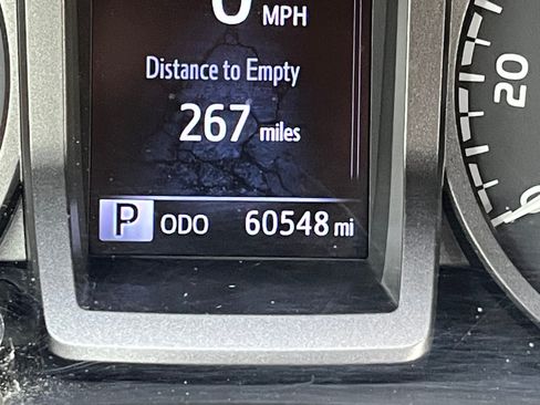 Used 2019 Toyota Tacoma TRD Off-Road w/ Technology Package AWD/4WD image 17