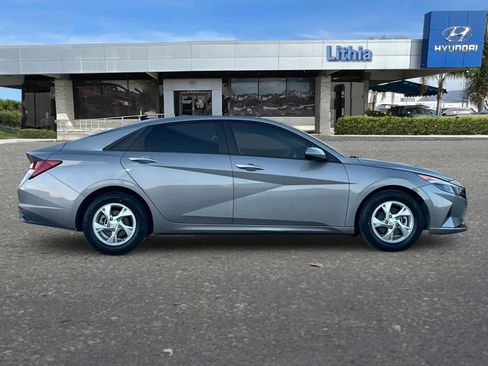 Used 2021 Hyundai Elantra SE image 9