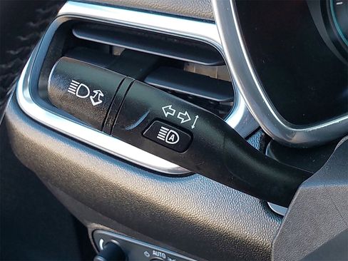 Used 2021 Chevrolet Equinox LT image 21