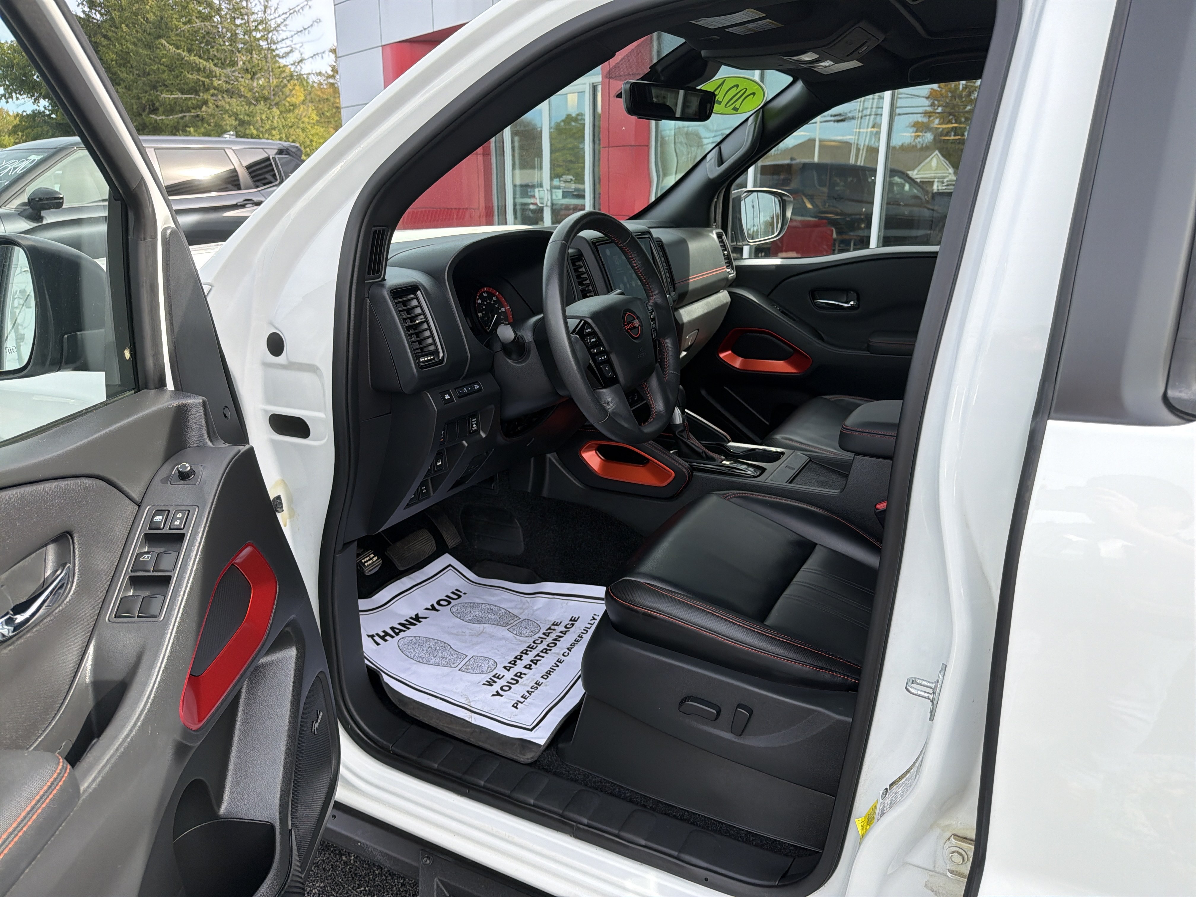 Used 2024 Nissan Frontier PRO-4X w/ Pro Premium Package AWD/4WD image 2