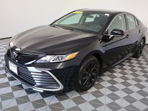 Used 2024 Toyota Camry LE AWD/4WD image 4
