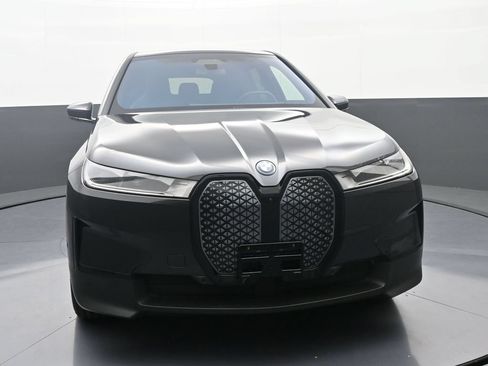 Used 2024 BMW iX xDrive50 w/ Premium Package AWD/4WD image 2