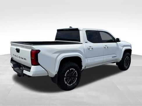 Used 2025 Toyota Tacoma SR5 AWD/4WD image 6