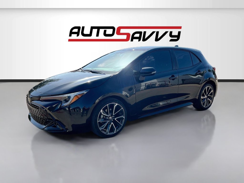 Used 2023 Toyota Corolla SE FWD image 3