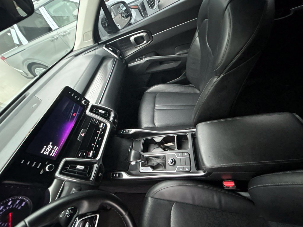 Used 2022 Kia Sorento S FWD image 15