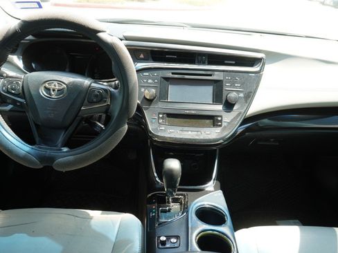 Used 2013 Toyota Avalon XLE Premium FWD image 16