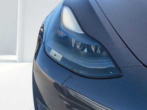 Used 2023 Tesla Model 3 Standard Range image 8