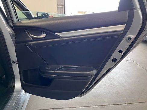 Used 2016 Honda Civic Touring image 15