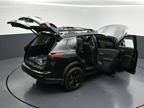 New 2026 Nissan Rogue SV w/ Rock Creek Premium Package AWD/4WD image 32