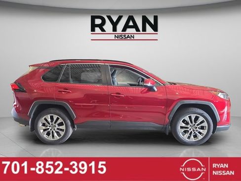 Used 2021 Toyota RAV4 XLE Premium AWD/4WD image 18