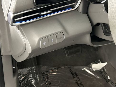Used 2024 Hyundai Elantra SEL image 13