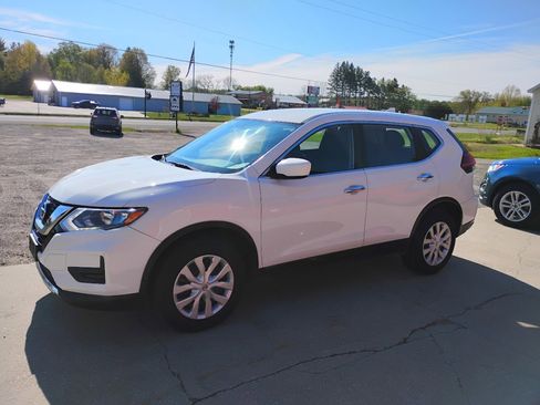 Used 2017 Nissan Rogue S AWD/4WD image 3