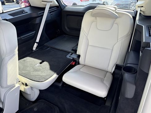 Used 2022 Volvo XC90 T6 Inscription w/ Advanced Package image 12