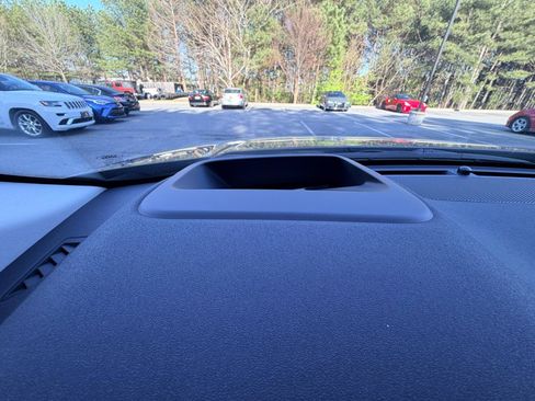 Used 2020 Land Rover Discovery Sport SE image 27