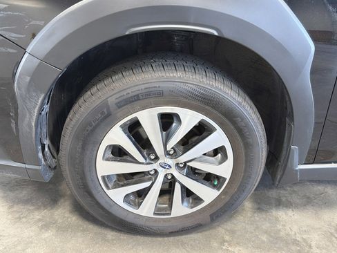 Used 2024 Subaru Outback Premium AWD/4WD image 5