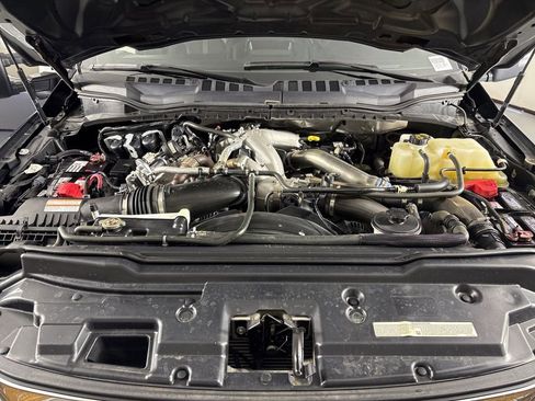 Used 2022 Ford F450 Platinum w/ FX4 Off-Road Package image 52