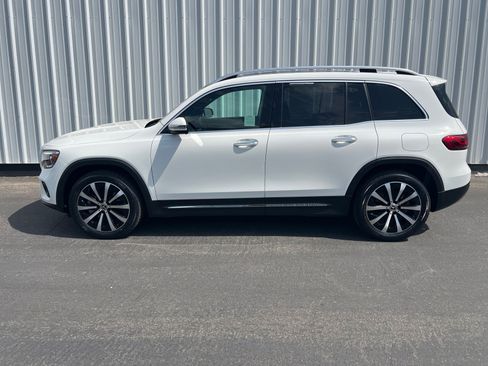 Used 2023 Mercedes-Benz GLB 250 image 3
