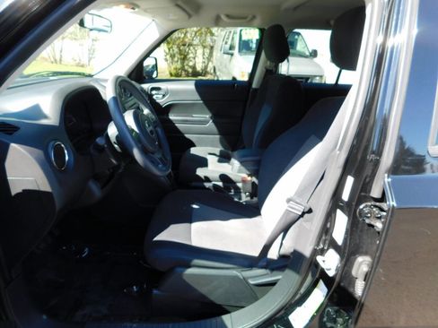 Used 2015 Jeep Patriot Sport w/ Power Value Group image 7