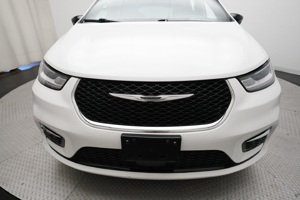 Used 2025 Chrysler Pacifica Select FWD image 23