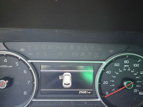 Used 2023 Kia Sorento LX FWD image 16