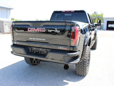 Used 2025 GMC Sierra 2500 AT4 w/ AT4 Premium Plus Package image 12