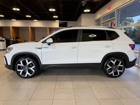 Used 2023 Volkswagen Taos SEL AWD/4WD image 7