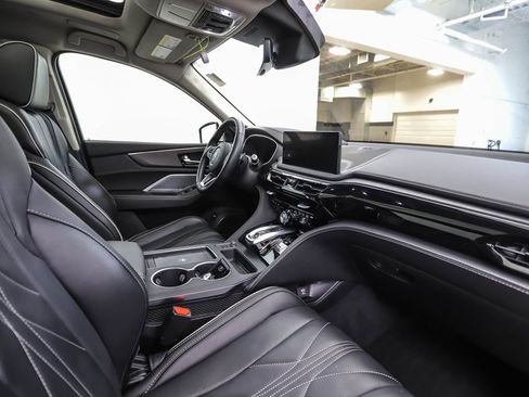 Used 2025 Acura MDX w/ Advance Package image 32