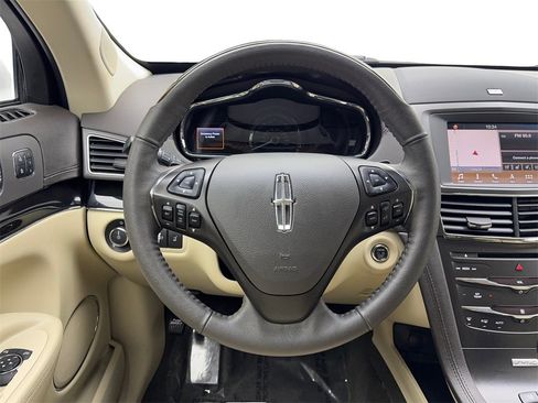 Used 2019 Lincoln MKT AWD image 60