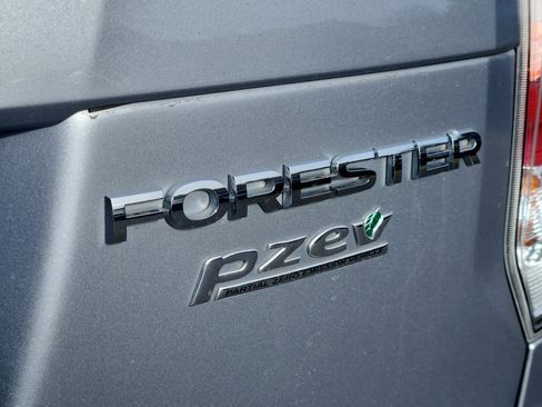 Used 2017 Subaru Forester 2.5i Premium w/ All-Weather Package image 24