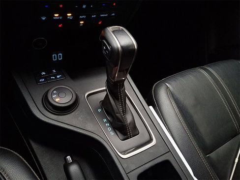 Used 2019 Ford Ranger Lariat w/ Trailer Tow Package image 16