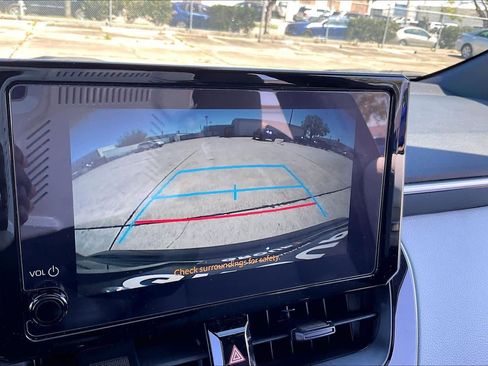 Used 2025 Toyota Corolla SE image 28