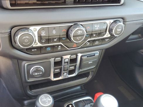 Used 2025 Jeep Wrangler Sahara 4xe w/ Safety Group image 21