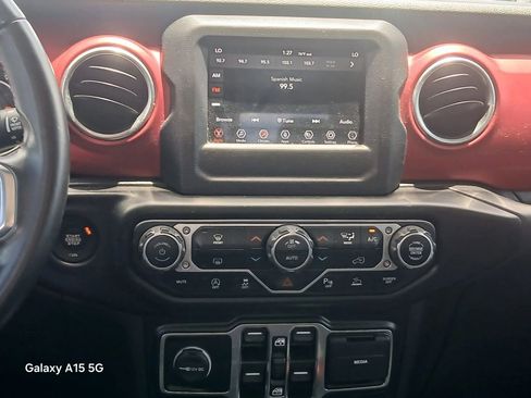 Used 2021 Jeep Gladiator Rubicon w/ Safety Group AWD/4WD image 23