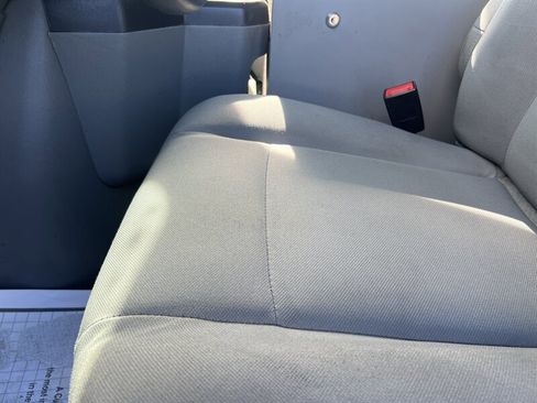 Used 2019 Ford E-450 and Econoline 450 Super Duty w/ Power Windows & Locks Group image 18