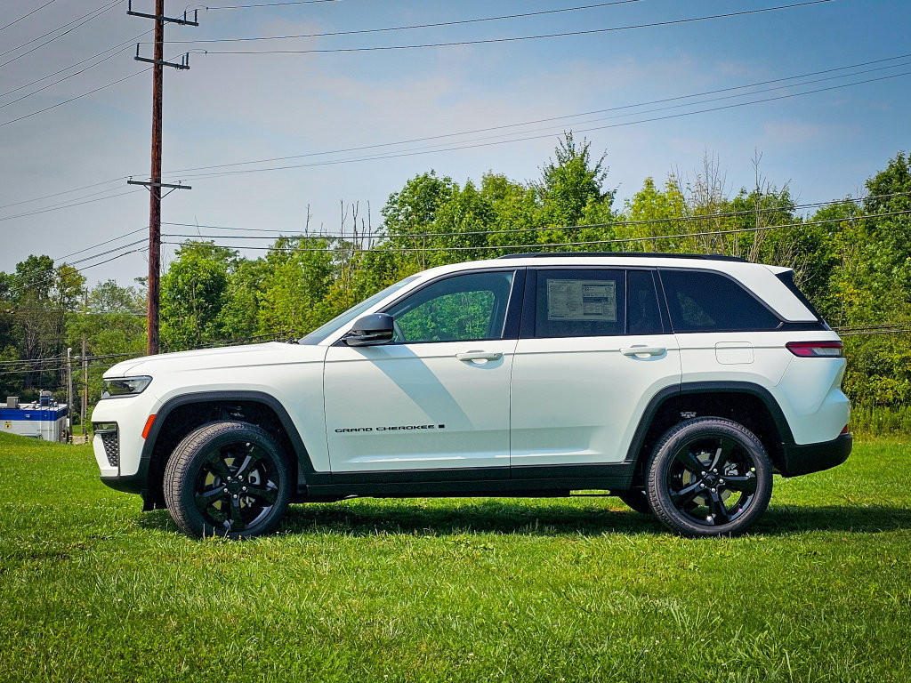 New 2026 Jeep Grand Cherokee Limited AWD/4WD image 6