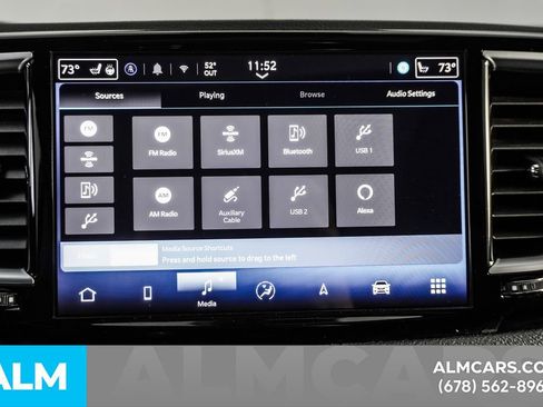 Used 2025 Chrysler Pacifica Limited image 36