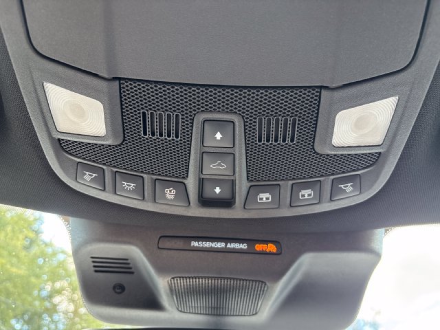 Used 2024 Ford Expedition Limited AWD/4WD image 14