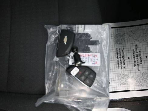 Used 2022 Chevrolet Silverado 1500 LT image 9