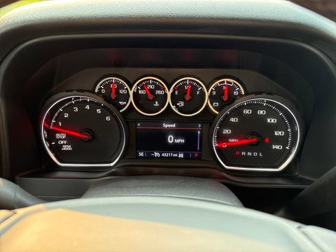 Used 2021 Chevrolet Silverado 1500 RST AWD/4WD image 13