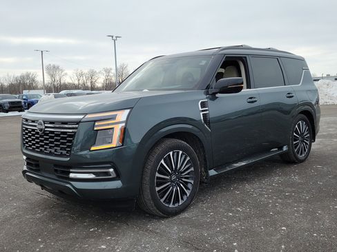 Used 2025 Nissan Armada Platinum Reserve image 2