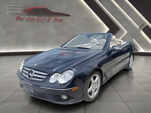Used 2008 Mercedes-Benz CLK 350 Cabriolet w/ P2 Pkg image 1