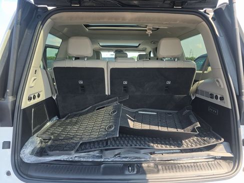 Used 2024 Jeep Wagoneer Series III w/ Premium Group I image 5