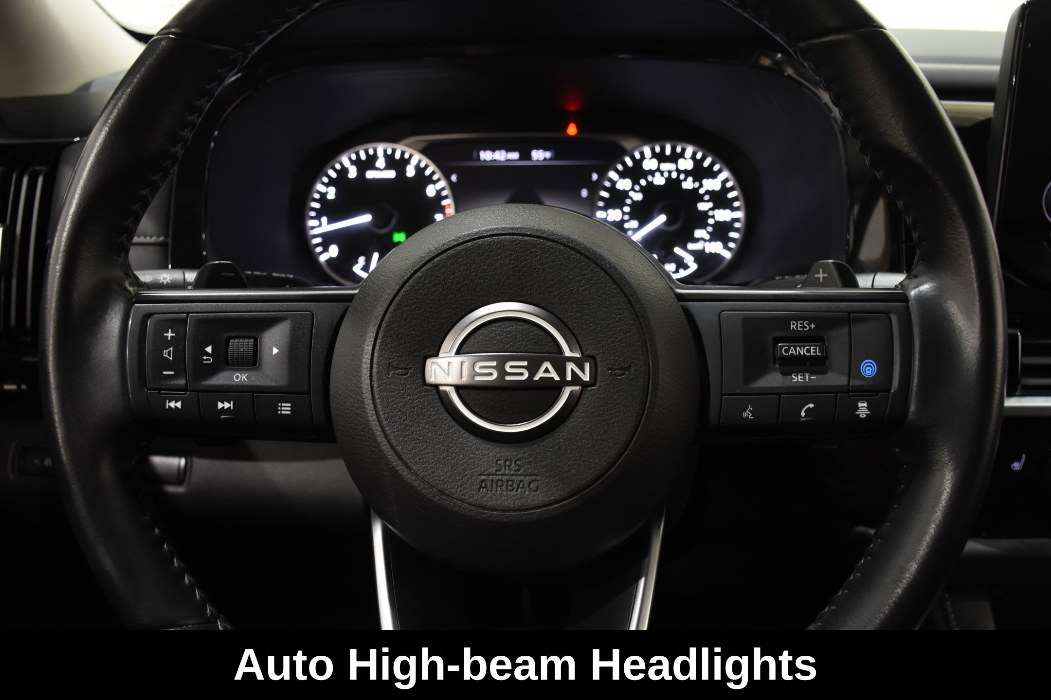 Used 2025 Nissan Pathfinder SV FWD image 15