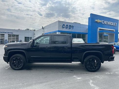 New 2026 Chevrolet Silverado 2500 High Country w/ High Country Premium Package AWD/4WD image 8