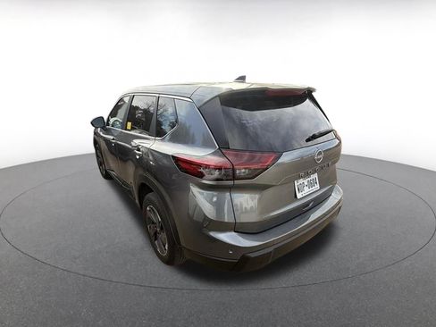 Used 2025 Nissan Rogue SV FWD image 3