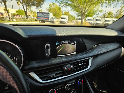 Used 2021 Alfa Romeo Stelvio Sprint w/ Nero Edizione image 32