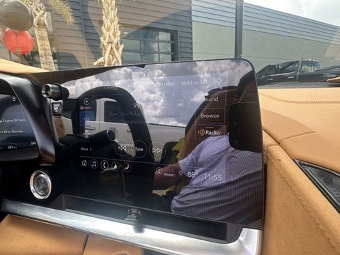 Used 2022 Chevrolet Corvette Stingray Premium Conv w/ Z51 Performance Package image 23