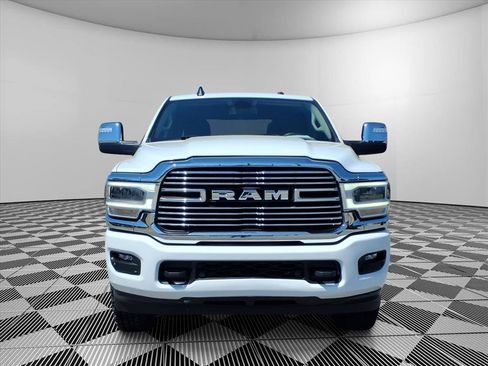 Used 2024 RAM 2500 Laramie AWD/4WD image 2